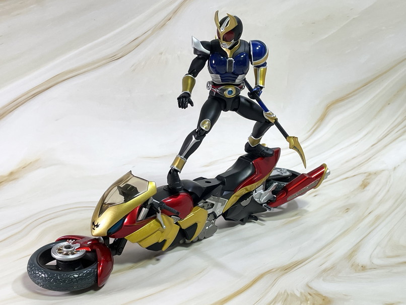 真骨彫 仮面ライダーアギト フレイムフォーム＆ストームフォーム