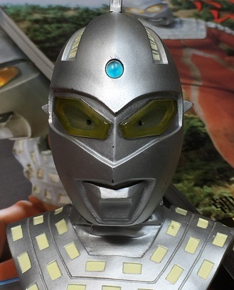 海洋堂メガソフビ・ウルトラセブンの改修 その1: ヤマーンblog